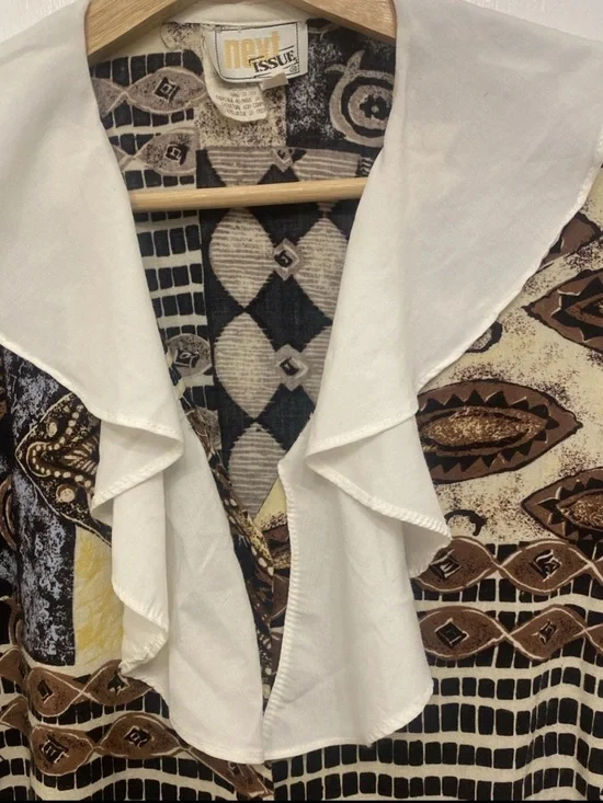 Vintage Cream Ruffle-Collar Blouse with Multi-Pattern Front - Picture 5 of 8